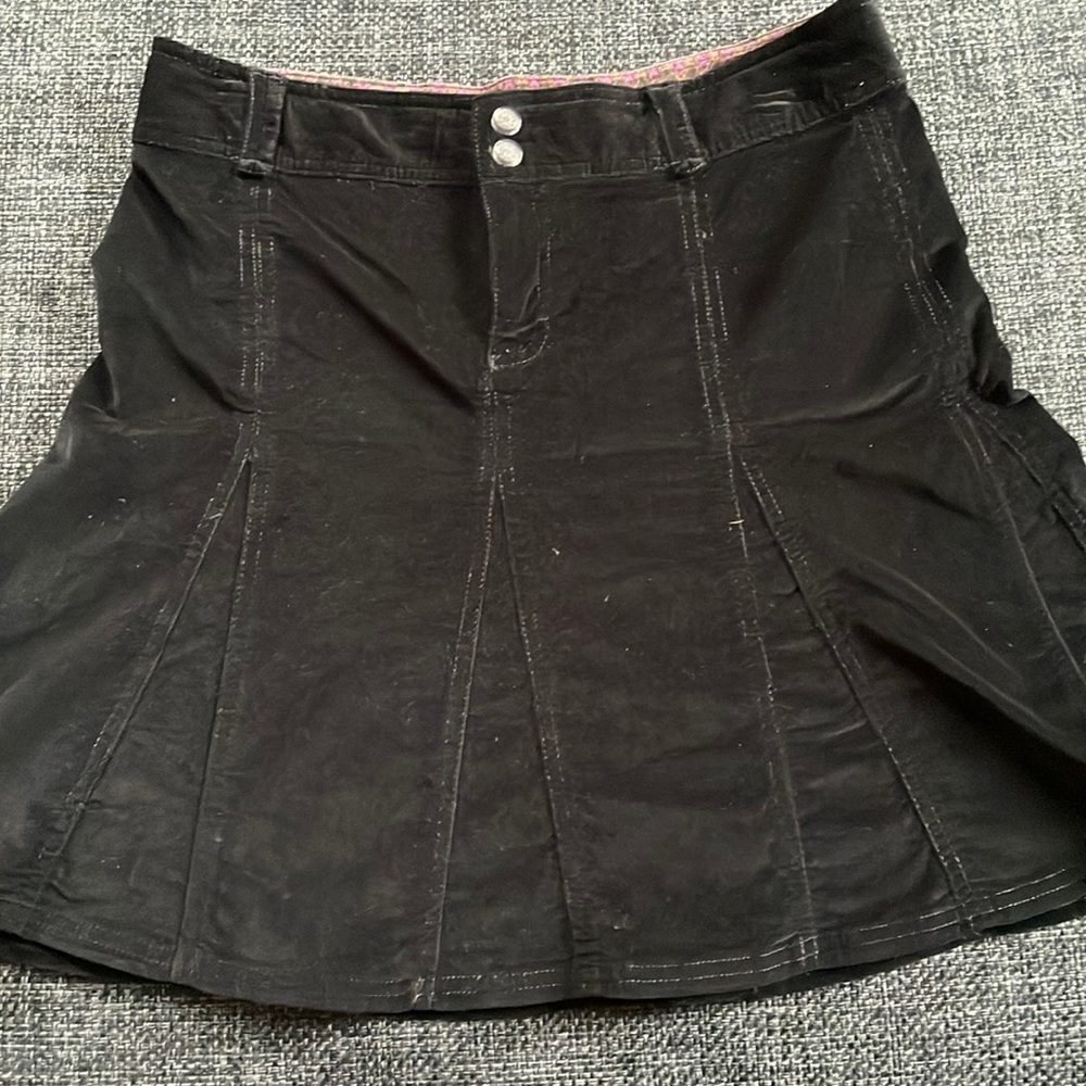 Athleta skirt size 4 black soft fabric